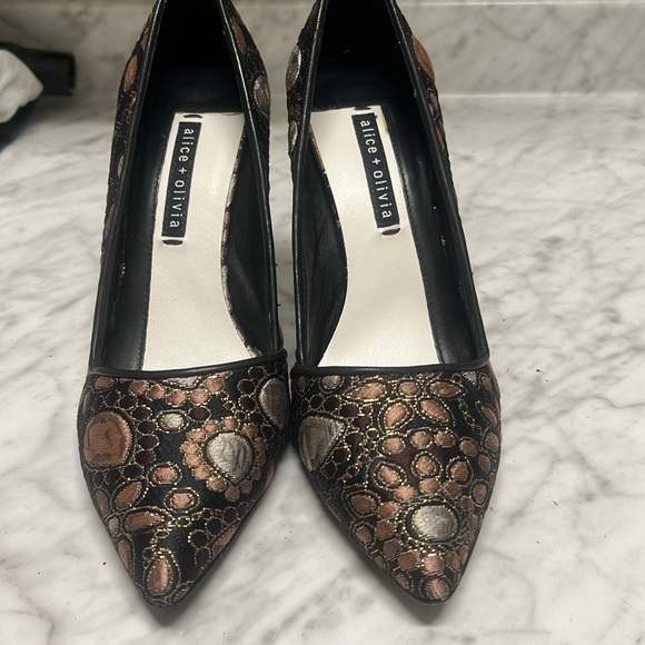 Alice + Olivia Embroidered Pumps Heels- Size 41.women black gold Boho Ball Party - Picture 2 of 10